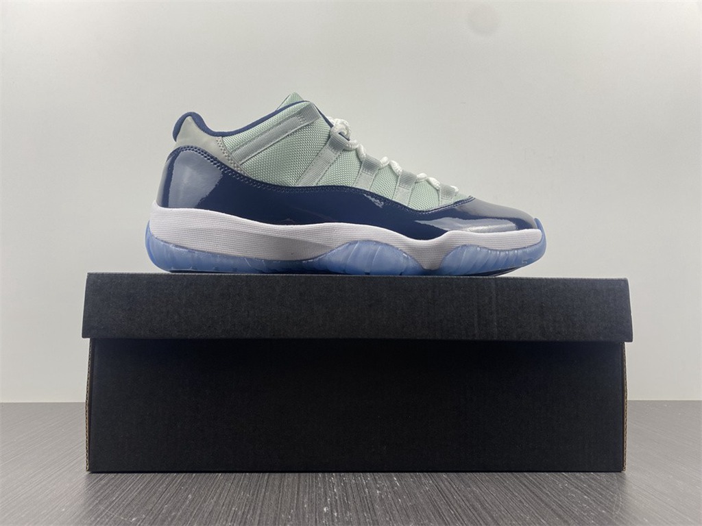 Air Jordan 11 Low AJ11 528895-007